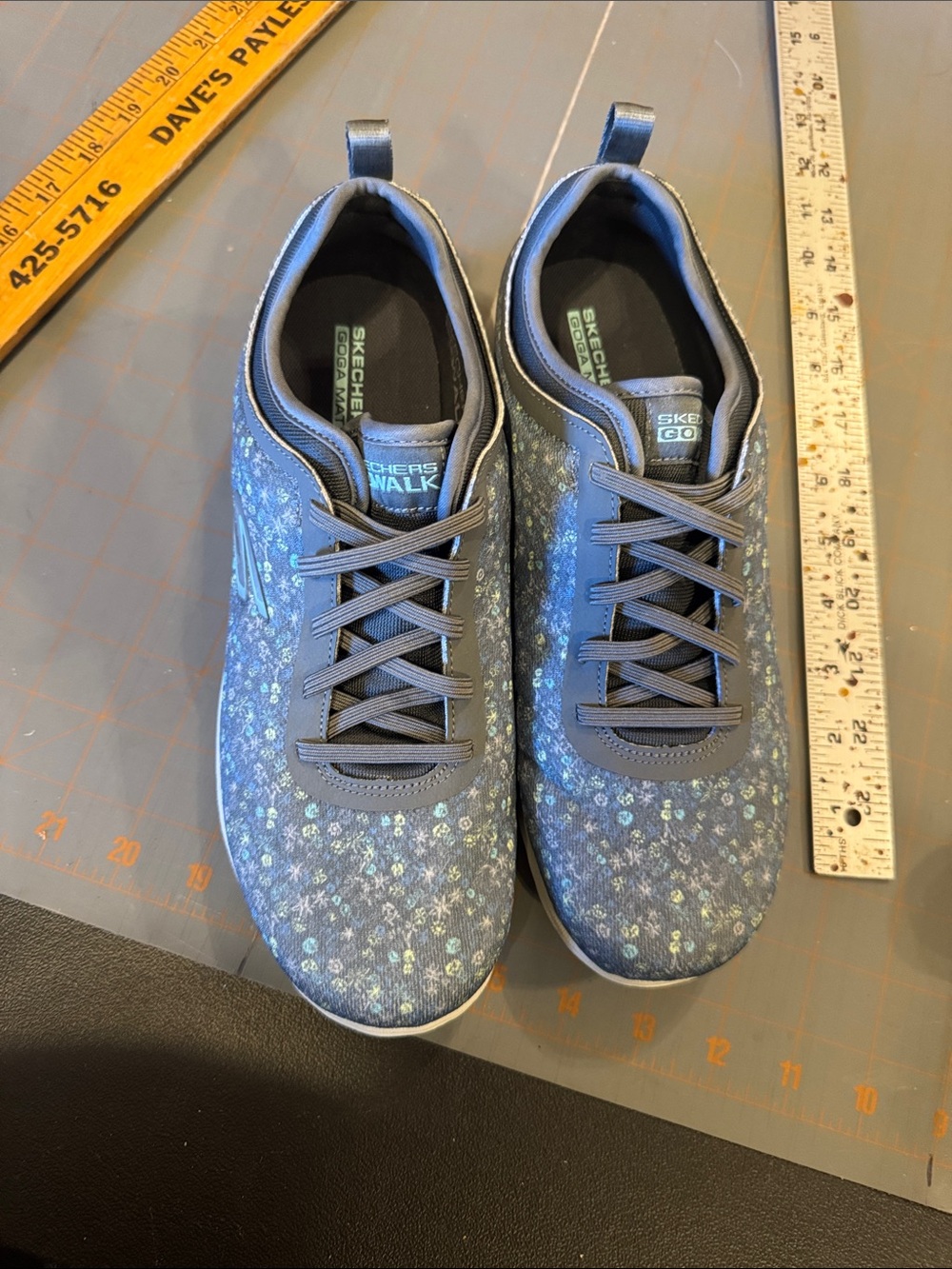 Skechers Women's/Unisex Blue Floral Lace-Up Slip-On Sneakers
